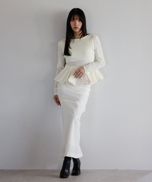 ENC（エンク）の「balloon velor docking back open padded pullover / カップ付きバルーンドッキングベロアバックオープンプルオーバー（Tシャツ/カットソー・レディース・アイボリー/ブラック・FREE）」の3枚目の写真