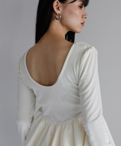 ENC（エンク）の「balloon velor docking back open padded pullover / カップ付きバルーンドッキングベロアバックオープンプルオーバー（Tシャツ/カットソー・レディース・アイボリー/ブラック・FREE）」の11枚目の写真