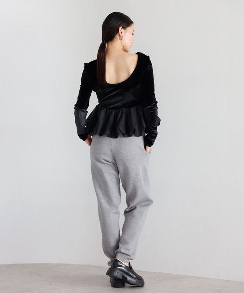 ENC（エンク）の「balloon velor docking back open padded pullover / カップ付きバルーンドッキングベロアバックオープンプルオーバー（Tシャツ/カットソー・レディース・アイボリー/ブラック・FREE）」の18枚目の写真