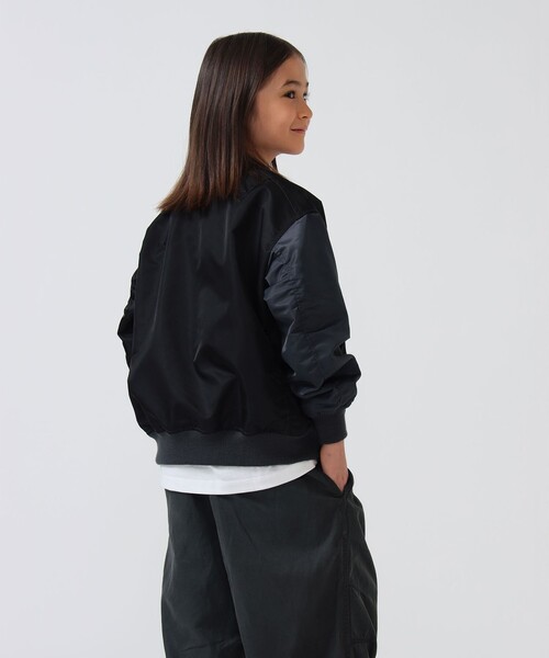 こども ビームス（コドモビームス）の「BEAMS × こども ビームス / クレイジー MA-1 ジャケット 2026（110～160cm）（MA-1・キッズ・ブラック/オリーブ・M(130-140)/S(110-120)）」の5枚目の写真