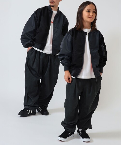 こども ビームス（コドモビームス）の「BEAMS × こども ビームス / クレイジー MA-1 ジャケット 2026（110～160cm）（MA-1・キッズ・ブラック/オリーブ・M(130-140)/S(110-120)）」の6枚目の写真