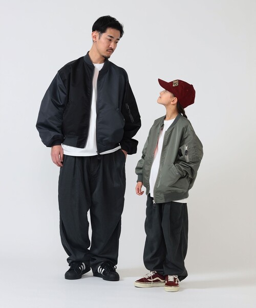 こども ビームス（コドモビームス）の「BEAMS × こども ビームス / クレイジー MA-1 ジャケット 2026（110～160cm）（MA-1・キッズ・ブラック/オリーブ・M(130-140)/S(110-120)）」の17枚目の写真