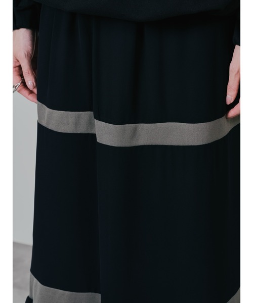 DOLLUPOOPS(ドールアップウップス)の「配色リブ切替シフォンスカート(スカート・レディース・ダークネイビー/ブラック・38)」の9枚目の写真