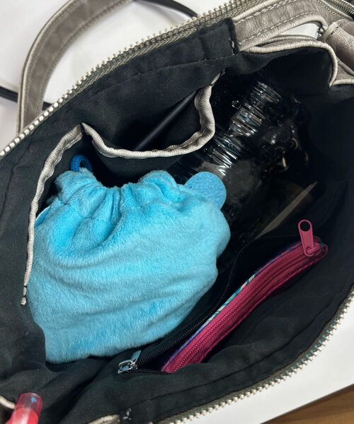 WHO'S WHO gallery(フーズフーギャラリー)の「VINTAGE ZIP BAG(ショルダーバッグ・レディース・ブラック/グレー・FREE)」の12枚目の写真