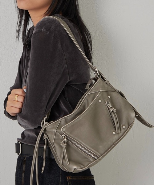 WHO'S WHO gallery(フーズフーギャラリー)の「VINTAGE ZIP BAG(ショルダーバッグ・レディース・ブラック/グレー・FREE)」の1枚目の写真