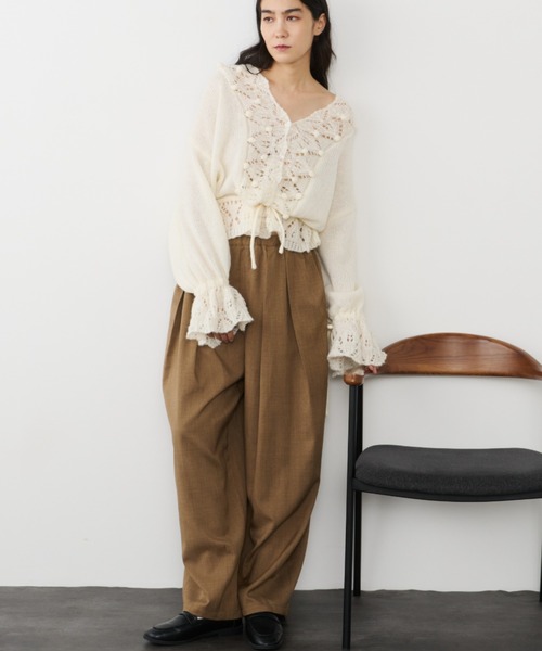 Libra Cue(リブラ キュー)の「フリルレースニットカーディガン(カーディガン/ボレロ・レディース・アイボリー/グレー/ブラック・FREE)」の5枚目の写真