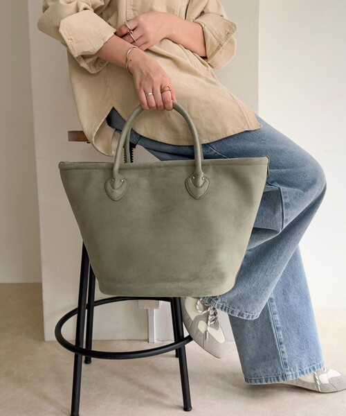 fredy emue（フレディエミュ）の「フェイクスエードパイピングトートバッグ（トートバッグ・レディース・ミント/ベージュ/ブラック・FREE）」の2枚目の写真