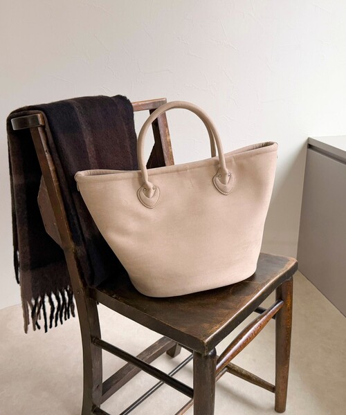 fredy emue（フレディエミュ）の「フェイクスエードパイピングトートバッグ（トートバッグ・レディース・ミント/ベージュ/ブラック・FREE）」の7枚目の写真