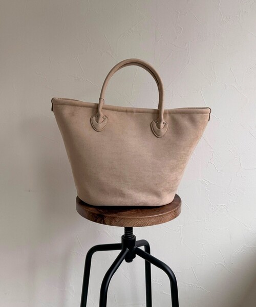 fredy emue（フレディエミュ）の「フェイクスエードパイピングトートバッグ（トートバッグ・レディース・ミント/ベージュ/ブラック・FREE）」の8枚目の写真