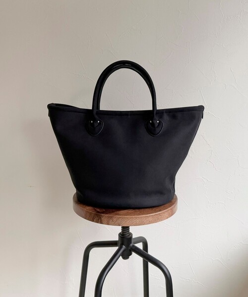 fredy emue（フレディエミュ）の「フェイクスエードパイピングトートバッグ（トートバッグ・レディース・ミント/ベージュ/ブラック・FREE）」の19枚目の写真