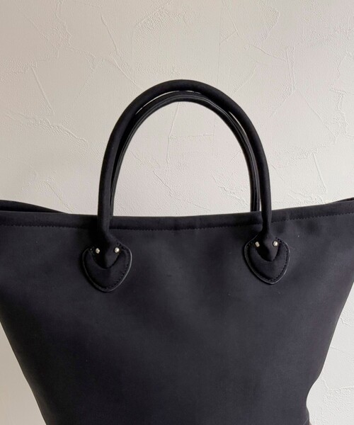 fredy emue（フレディエミュ）の「フェイクスエードパイピングトートバッグ（トートバッグ・レディース・ミント/ベージュ/ブラック・FREE）」の20枚目の写真