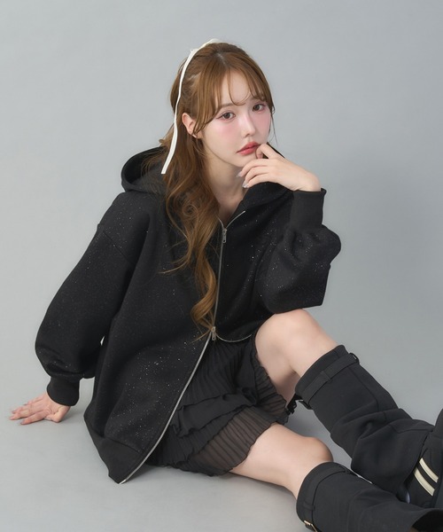 one after another NICE CLAUP(ワンアフターアナザーナイスクラップ)の「オーバーサイズラメパーカー(パーカー・レディース・オフホワイト/グレー/ブラック/ライトピンク・FREE)」の9枚目の写真