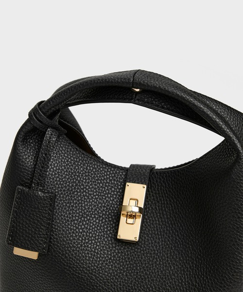 Chance チャンス メタリックアクセントバケットバッグ（ショルダー