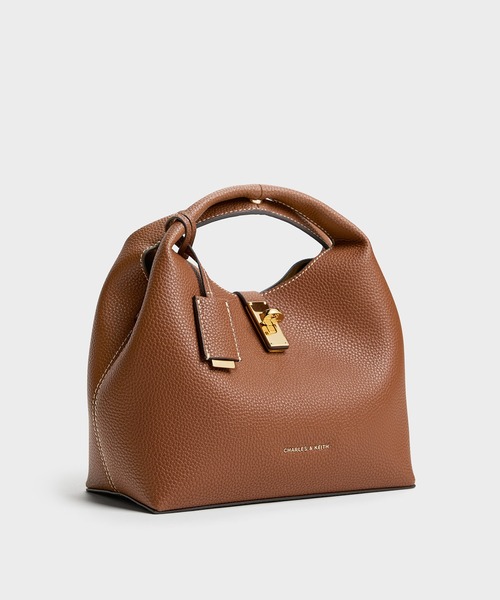 CHARLES & KEITH（チャールズ & キース）の「Chance チャンス メタリックアクセントバケットバッグ（ショルダーバッグ・レディース・カーキオリーブ/チョコ/ブラック/クリーム/ライトベージュ・M）」の11枚目の写真