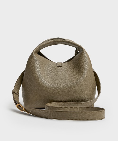 CHARLES & KEITH チャンス メタリックアクセントバケットバッグ Chance チャンス メタリックアクセントバケットバッグ（ショルダー