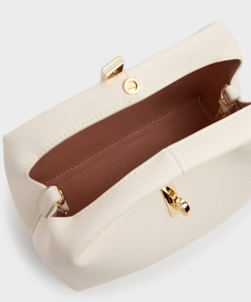 CHARLES & KEITH メタリックアクセントバケットバッグ クリーム Chance チャンス メタリックアクセントバケットバッグ（ショルダー