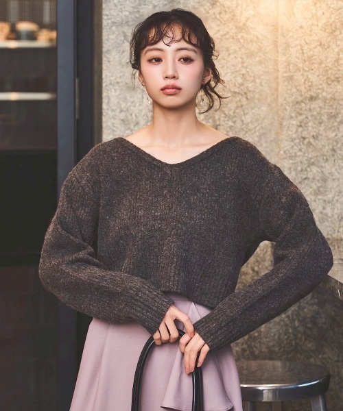 SWINGLE（スウィングル）の「バックリボンニットプルオーバー（ニット/セーター・レディース・ブラウン/オフホワイト/ボルドー・FREE）」の3枚目の写真