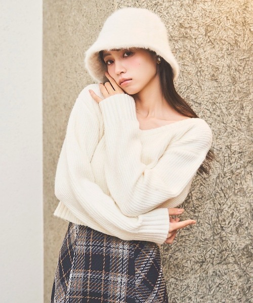 SWINGLE（スウィングル）の「バックリボンニットプルオーバー（ニット/セーター・レディース・ブラウン/オフホワイト/ボルドー・FREE）」の2枚目の写真