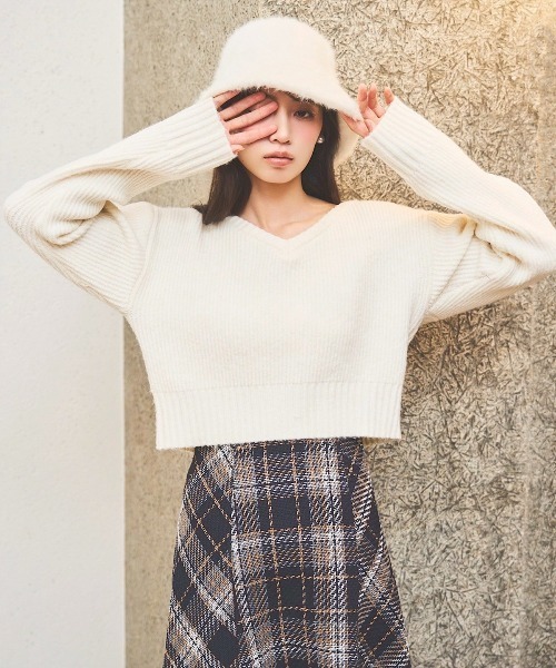 SWINGLE（スウィングル）の「バックリボンニットプルオーバー（ニット/セーター・レディース・ブラウン/オフホワイト/ボルドー・FREE）」の4枚目の写真
