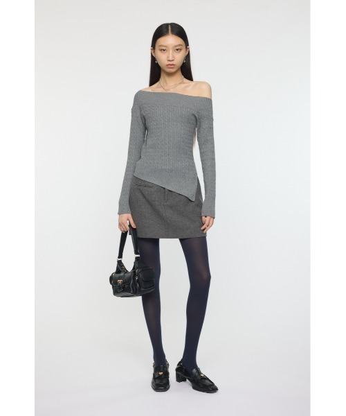 MOUSSY（マウジー）の「ASYMMETRY SHOULDER CABLE ニット（ニット/セーター・レディース・杢グレー/オフホワイト/ダークネイビー/レッド・FREE）」の17枚目の写真