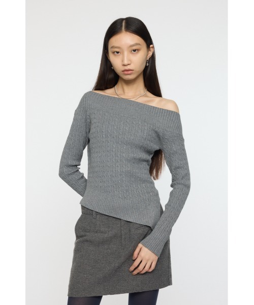 MOUSSY（マウジー）の「ASYMMETRY SHOULDER CABLE ニット（ニット/セーター・レディース・杢グレー/オフホワイト/ダークネイビー/レッド・FREE）」の20枚目の写真