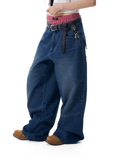 AAKAM（アーカム）の「Knee Incision Washed Denim Pants (Blue)（デニムパンツ・レディース・その他・1/2）」の2枚目の写真
