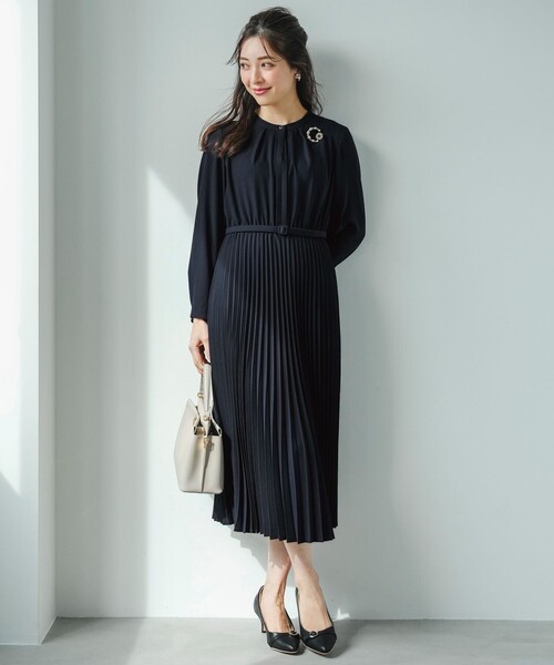 ANY SIS(エニィスィス)の「ノーブルプリーツ ワンピース(ワンピース・レディース・ベージュ系/ネイビー系・X-SMALL)」の13枚目の写真