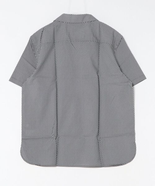 MICHAEL KORS(マイケルコース)の「カードプリントショートスリーブ シャツ(シャツ/ブラウス・メンズ・ブラック・XS/S/M/L/XL)」の2枚目の写真