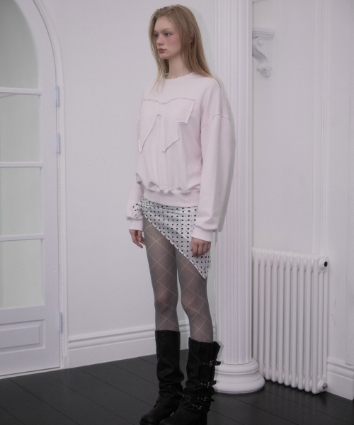 ROSEFRANTZ（ロゼフランツ）の「Patch Ribbon Sweatshirt [Light Pink]（スウェット・レディース・ライトピンク・OS）」の3枚目の写真