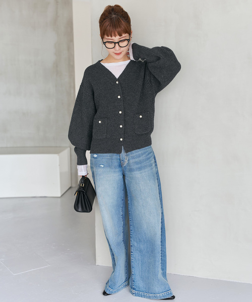 Spick & Span（スピックアンドスパン）の「《WEB限定》パール畦ニットカーディガン（カーディガン/ボレロ・レディース・ホワイト/チャコールグレー・FREE）」の3枚目の写真