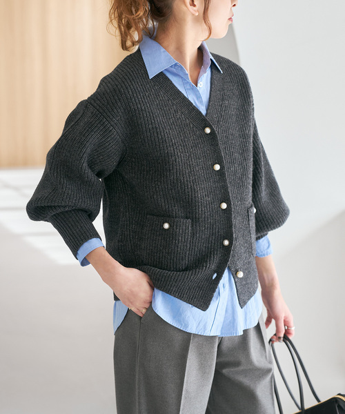 Spick & Span（スピックアンドスパン）の「《WEB限定》パール畦ニットカーディガン（カーディガン/ボレロ・レディース・ホワイト/チャコールグレー・FREE）」の13枚目の写真