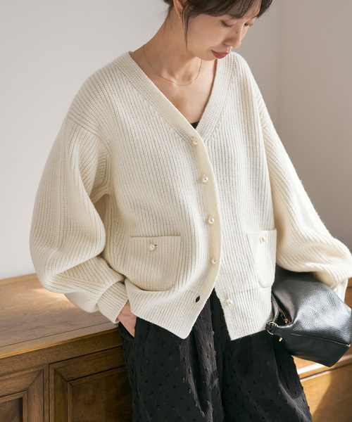Spick & Span（スピックアンドスパン）の「《WEB限定》パール畦ニットカーディガン（カーディガン/ボレロ・レディース・ホワイト/チャコールグレー・FREE）」の16枚目の写真