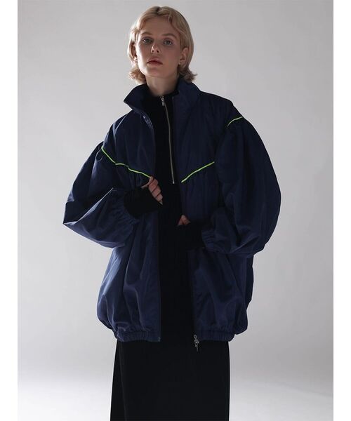 :ETHROF(イーサオブ)の「PIPING BALLOON BLOUSON(その他アウター・レディース・ブラック/ネイビー・MEDIUM)」の4枚目の写真
