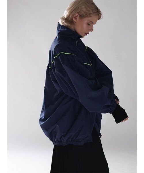 :ETHROF(イーサオブ)の「PIPING BALLOON BLOUSON(その他アウター・レディース・ブラック/ネイビー・MEDIUM)」の6枚目の写真
