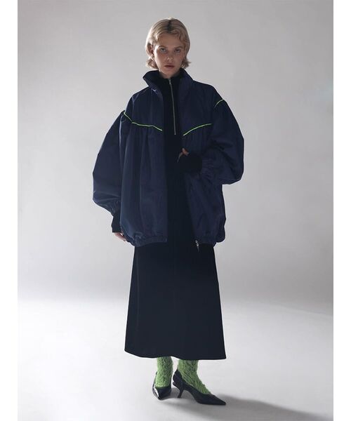 :ETHROF(イーサオブ)の「PIPING BALLOON BLOUSON(その他アウター・レディース・ブラック/ネイビー・MEDIUM)」の9枚目の写真