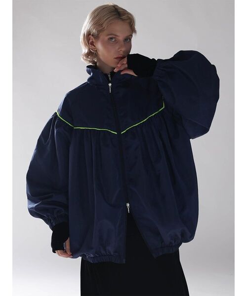 :ETHROF(イーサオブ)の「PIPING BALLOON BLOUSON(その他アウター・レディース・ブラック/ネイビー・MEDIUM)」の2枚目の写真