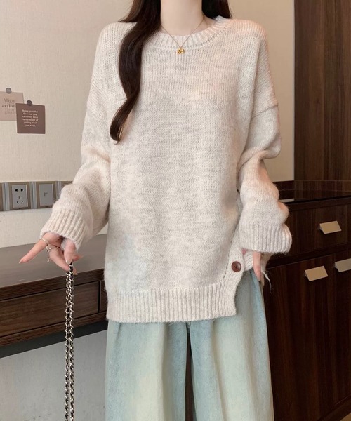 shopnikoniko(ショップニコニコ)の「サイドボタンデザイン アシンメトリー ニットトップス(ニット/セーター・レディース・グレー/ベージュ・フリー)」の1枚目の写真