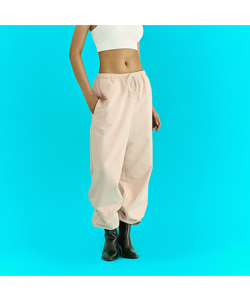 ERER(エルエル)の「Washed Jogger Pants Light Pink(スウェットパンツ・レディース・ライトピンク・1/2)」の1枚目の写真