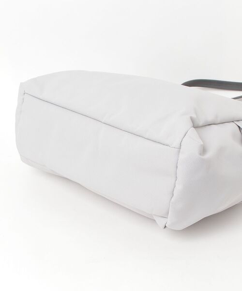 INUK（イヌーク）の「【INUK】INTONE（トートバッグ・レディース・グレー系その他/ブラック/カーキ・ONE SIZE）」の5枚目の写真