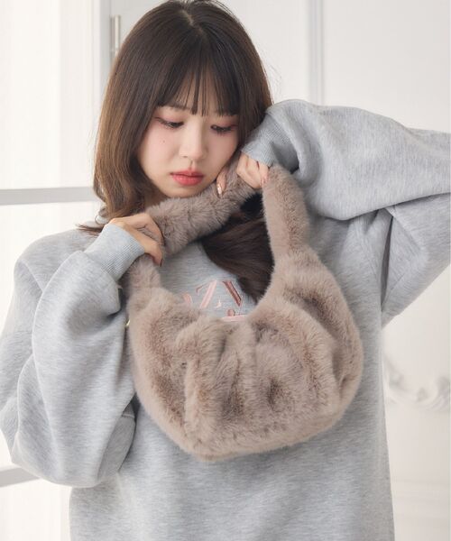 ems excite（エムズエキサイト）の「Fファーバッグ（ハンドバッグ・レディース・ピンク/ブラウン/オフホワイト・ONE SIZE）」の3枚目の写真