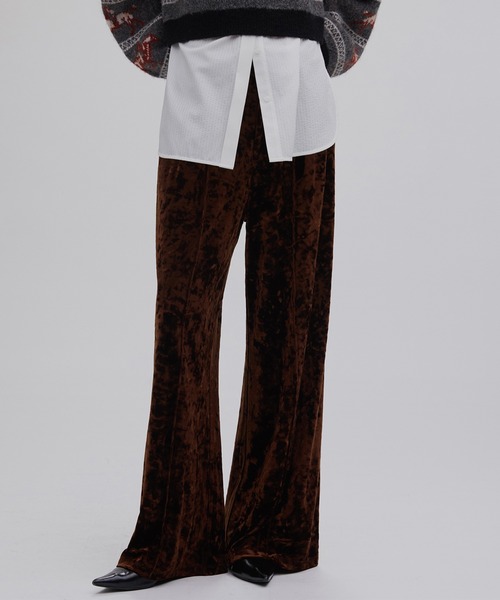 Ameri(アメリ)の「ACETATE VELOUR STRAIGHT WIDE PANTS(スラックス・レディース・ブラウン/オフホワイト/ネイビー・MEDIUM/SMALL)」の2枚目の写真