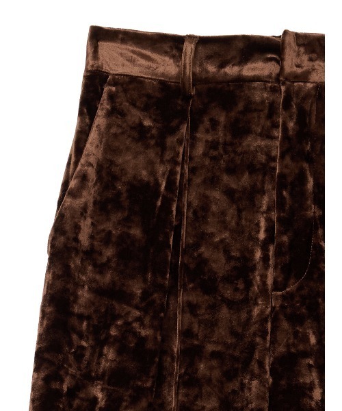 Ameri(アメリ)の「ACETATE VELOUR STRAIGHT WIDE PANTS(スラックス・レディース・ブラウン/オフホワイト/ネイビー・MEDIUM/SMALL)」の19枚目の写真