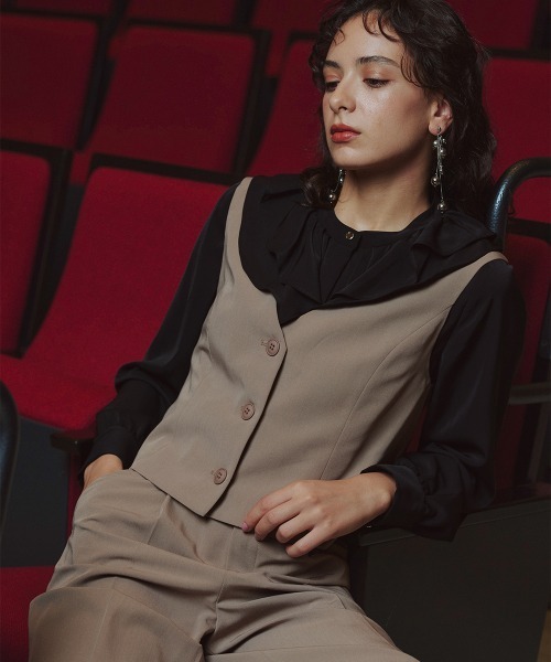 Callarus(カラルス)の「<単品>パウダークロスフロントフリルデザインブラウス〔Callarus〕(シャツ/ブラウス・レディース・ブラック/オフホワイト・S/M/L/LL/3L)」の2枚目の写真
