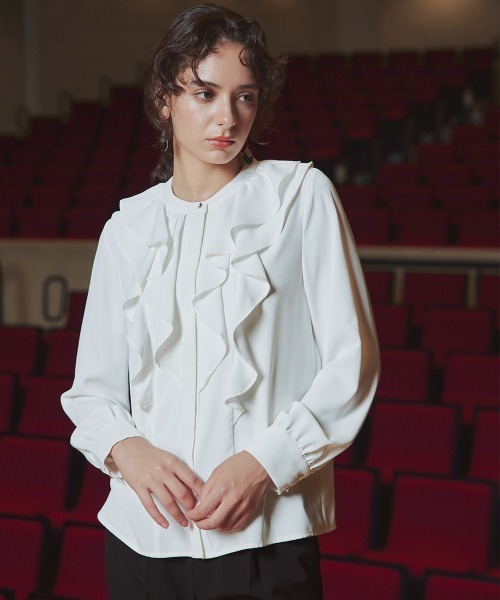 Callarus(カラルス)の「<単品>パウダークロスフロントフリルデザインブラウス〔Callarus〕(シャツ/ブラウス・レディース・ブラック/オフホワイト・S/M/L/LL/3L)」の16枚目の写真