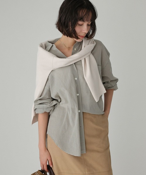 BABYLONE(バビロン)の「コットンローンシャツ(シャツ/ブラウス・レディース・ライム/ピンク/ベージュ/オフホワイト・フリー)」の2枚目の写真