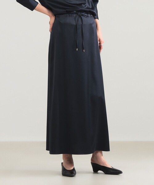 Demi-Luxe BEAMS（デミルクス ビームス）の「【4/2値下げ】トリアセ ポリエステル フラットサテン スカート（スカート・レディース・ベージュ/ネイビー・36/38）」の4枚目の写真