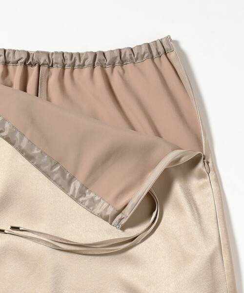 Demi-Luxe BEAMS（デミルクス ビームス）の「【4/2値下げ】トリアセ ポリエステル フラットサテン スカート（スカート・レディース・ベージュ/ネイビー・36/38）」の6枚目の写真