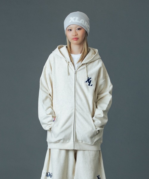 Champion（チャンピオン）の「XLARGE×Champion ZIPUP HOODED SWEATSHIRT（パーカー・メンズ・ブラウン/ブラック/アッシュ/パープル・S/XL/L/M）」の6枚目の写真