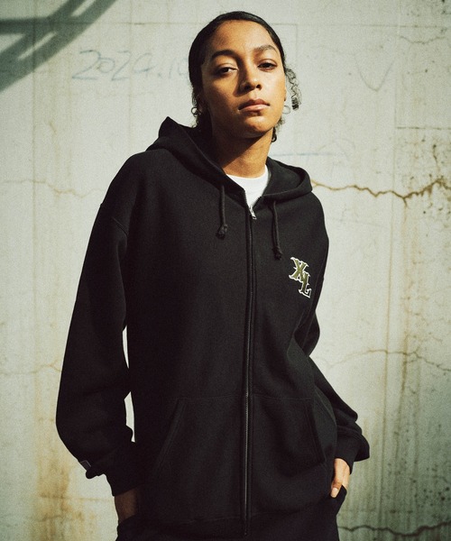 Champion（チャンピオン）の「XLARGE×Champion ZIPUP HOODED SWEATSHIRT（パーカー・メンズ・ブラウン/ブラック/アッシュ/パープル・S/XL/L/M）」の18枚目の写真