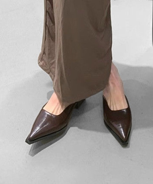 THE CELL.(ザセルドット)の「ポインテッドトゥミュールサンダル POINTED TOE MULE SANDALS(サンダル・レディース・ブラウン/ブラック・37/39/35)」の5枚目の写真